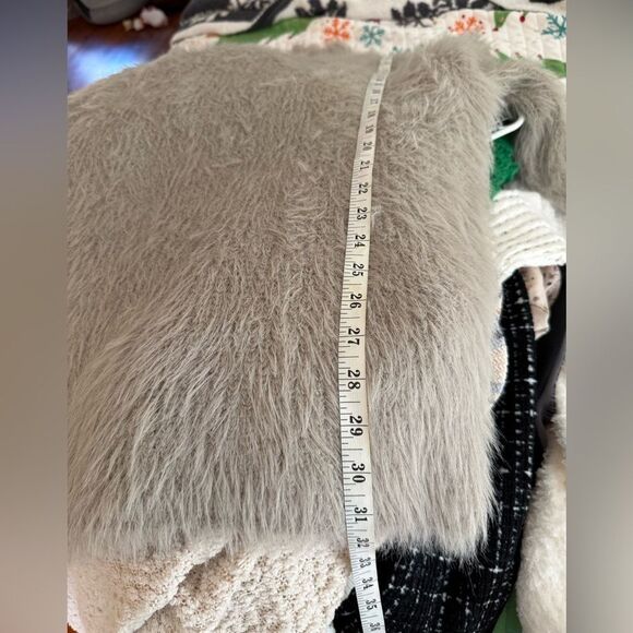 Express furry soft material oversized sweater size xl amazing quality - Picture 10 of 16